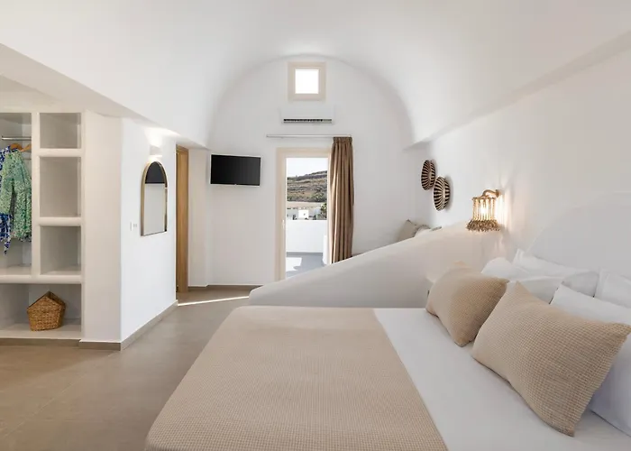 Commercio Suites Santorini