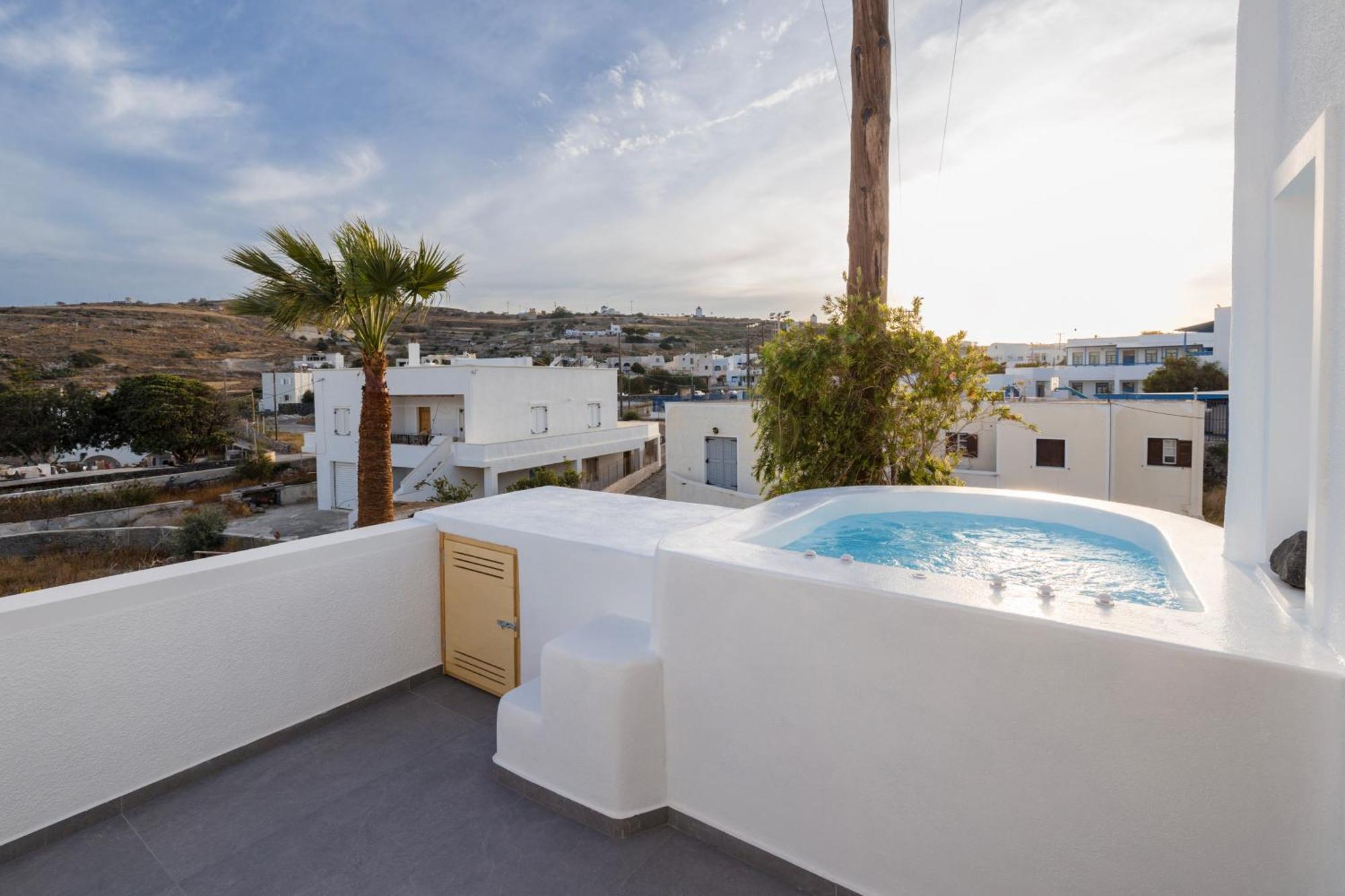 Commercio Santorini *