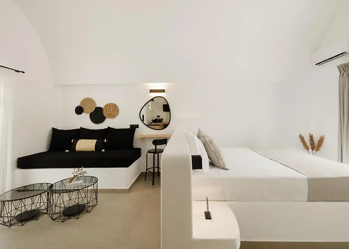 Commercio Suites Santorini